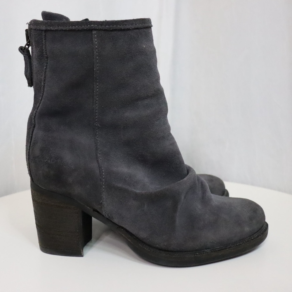 ARTICA Suede Leather Slouchy Heeled Boots - Picture 2 of 15